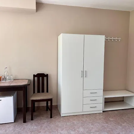 Hotel Marislav Cesnovice