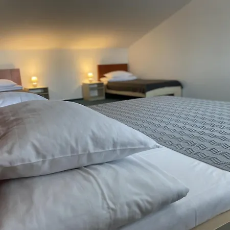 Hotel Marislav Cesnovice